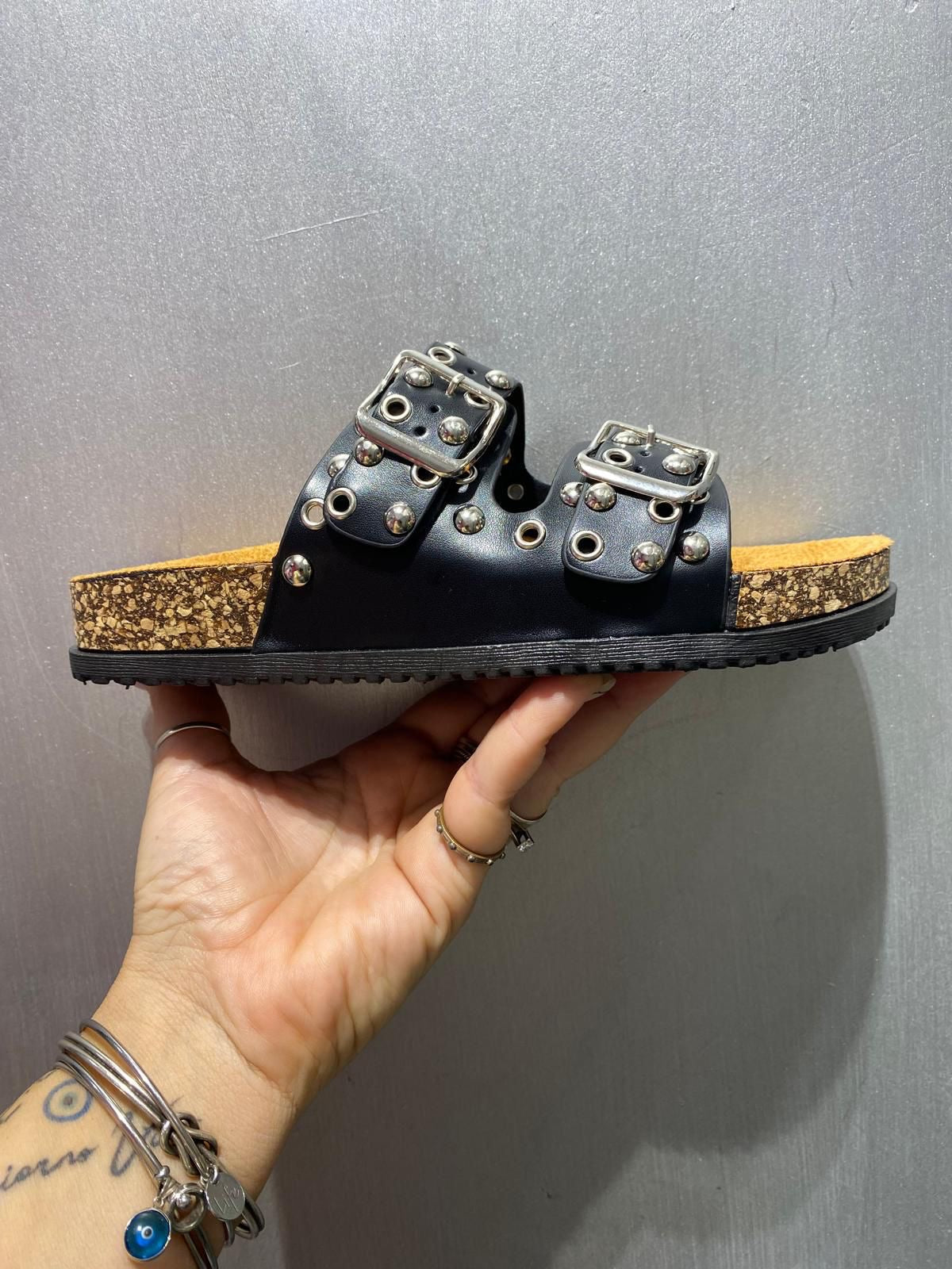 Ciabatta mod Birken nera con borchie