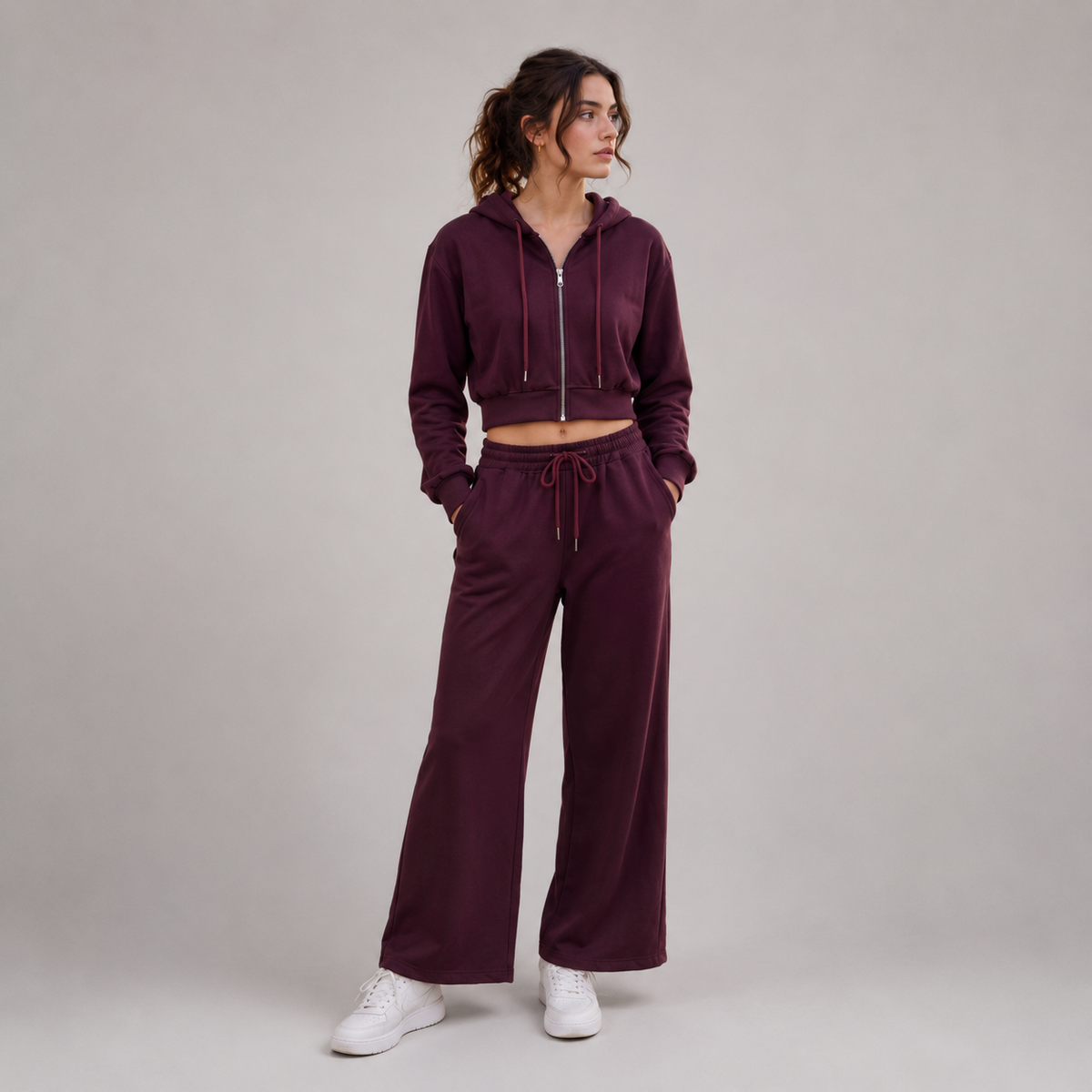 Tuta chic felpa semi crop e panta palazzo