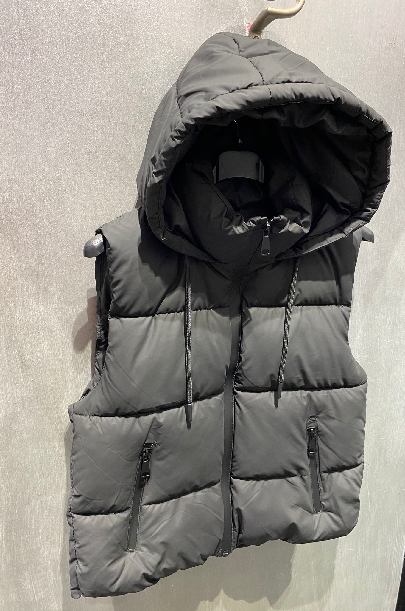 Bomber smanicato nero