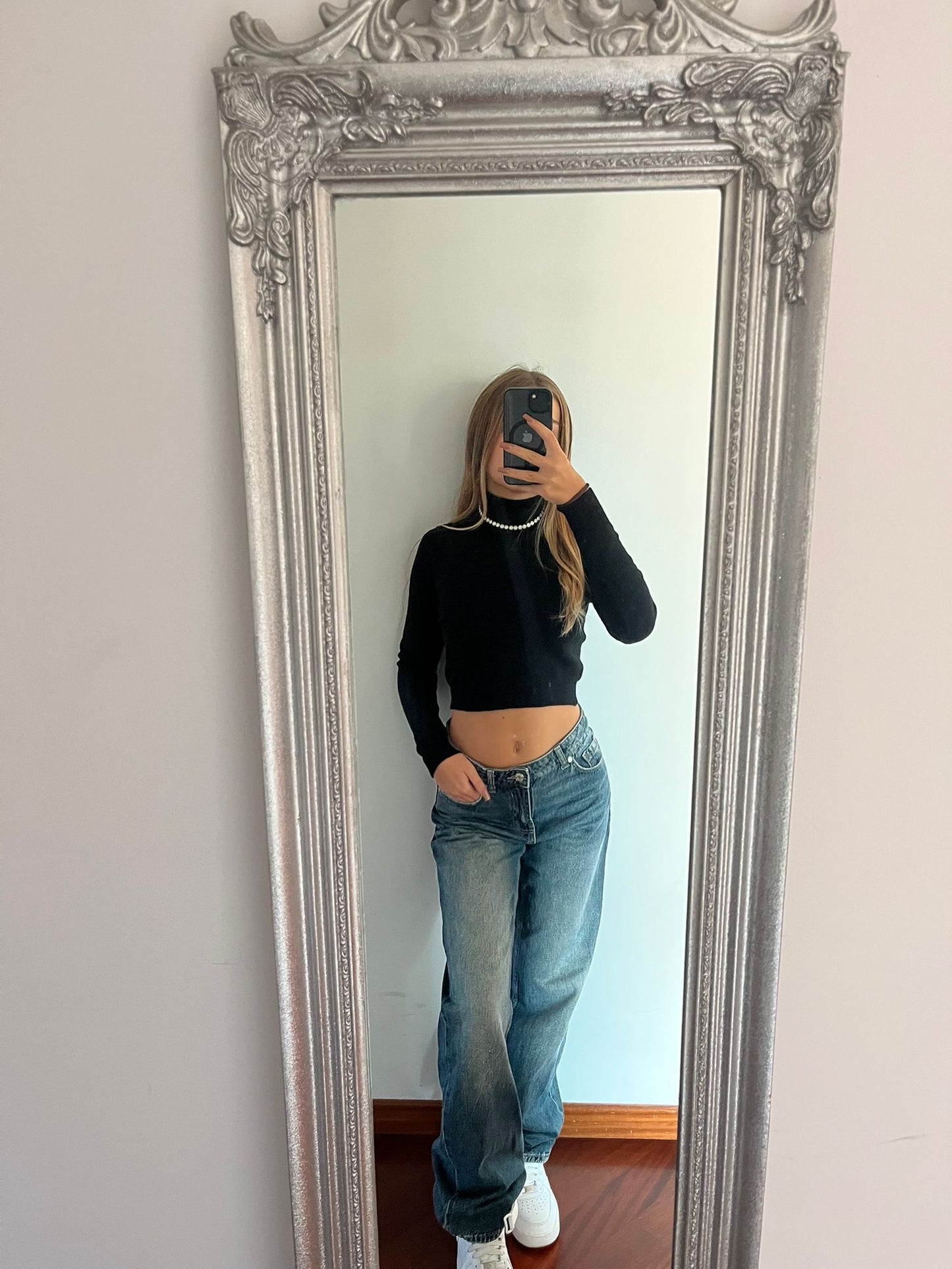 Maglioncino crop collo alto nero