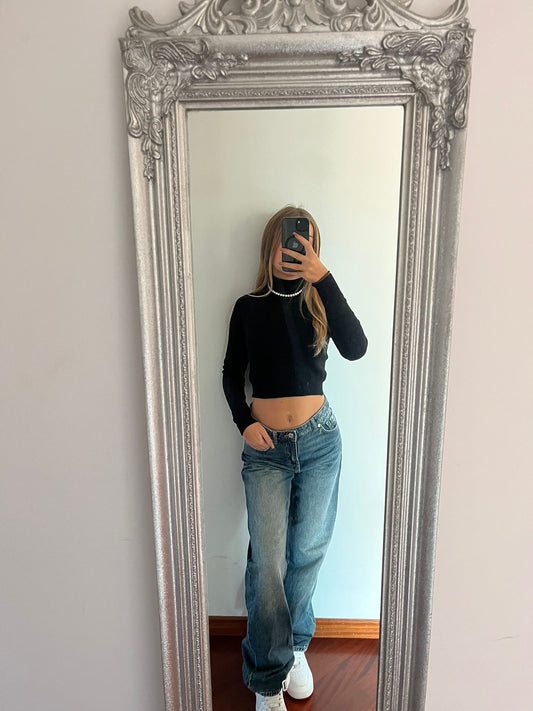 Maglioncino crop collo alto nero