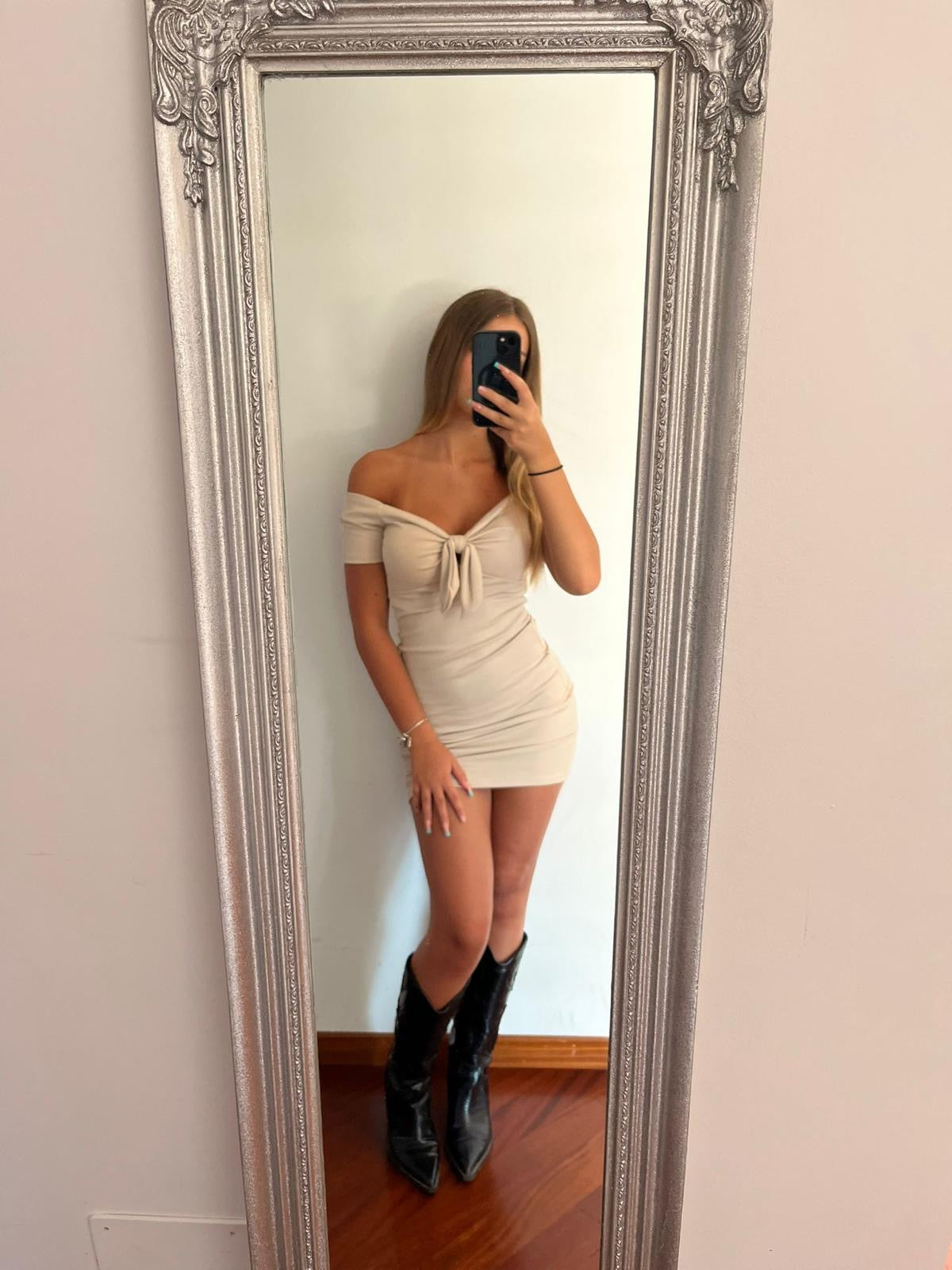 Minidress con fiocco beige