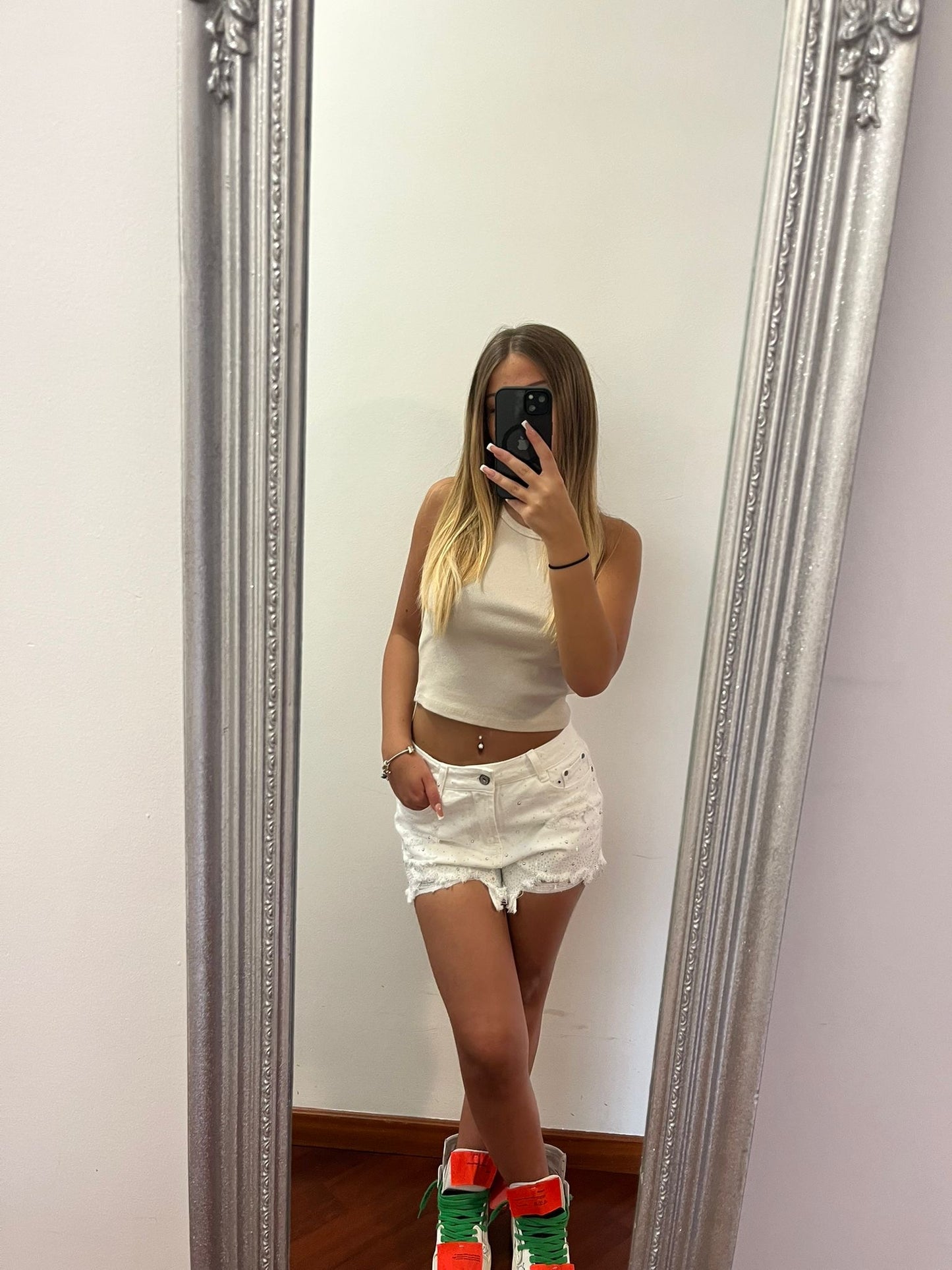 Shorts bianchi con brillantini