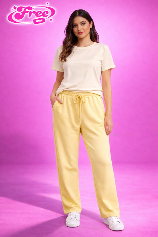 Sottotuta chic a palazzo giallo