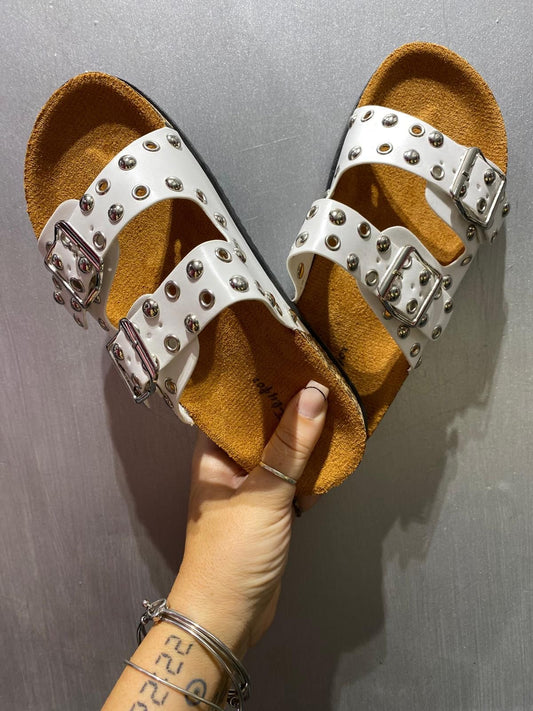 Ciabatta mod Birken bianca con borchie