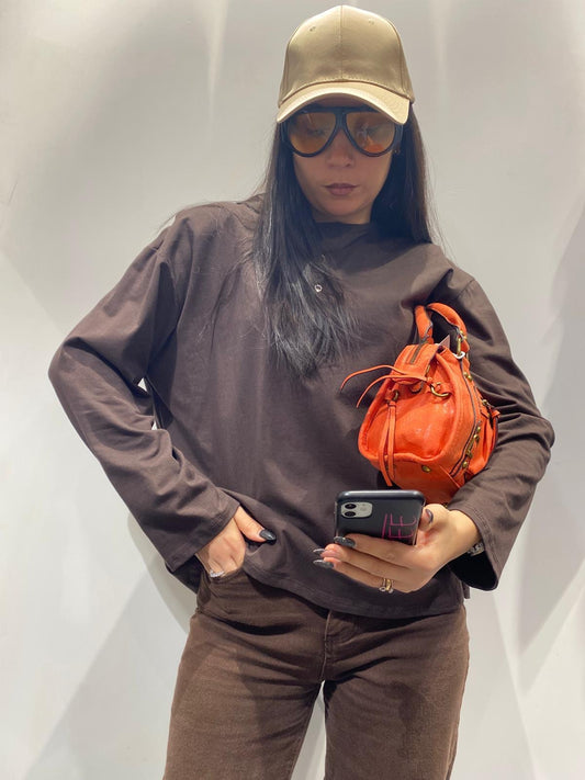 T-shirt chester bottoni e spalline