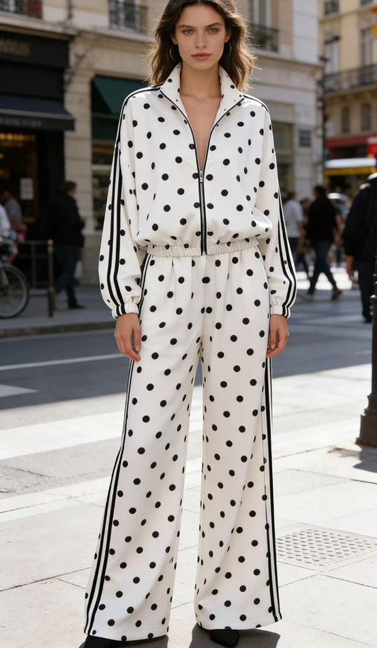 Tuta completa a pois