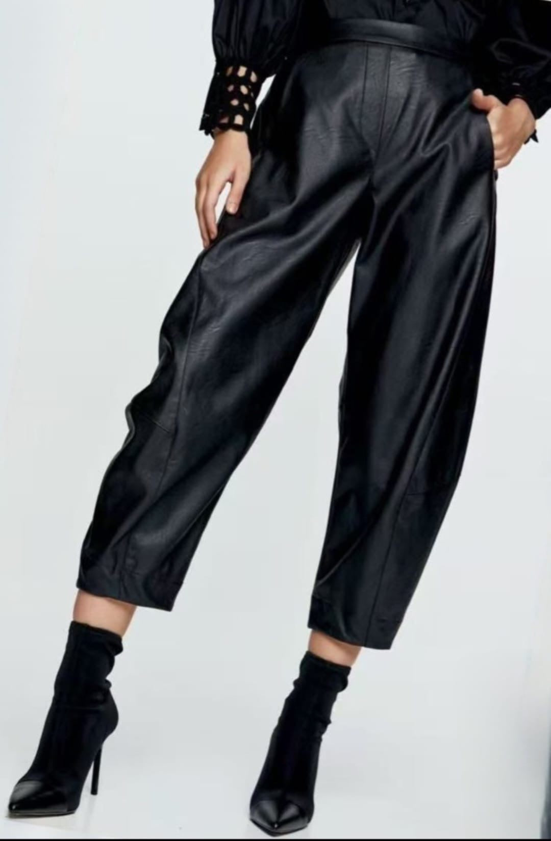 Pantaloni ecopelle con elastico