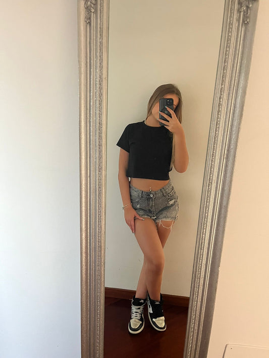 T-shirt nera corta