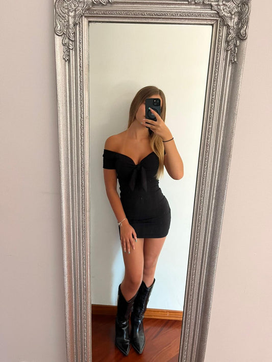 Minidress con fiocco nero